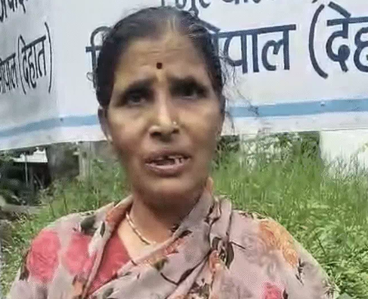 भोपाल: बीजेपी नेत्री को मंदिर विवाद में गुर्जरों ने पीटा, सड़क पर घसीटा 1 ssss