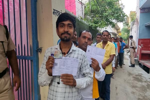 बिहार चुनाव 2025 के पहले फेज में 14 मंत्रियों की किस्मत भी दांव पर,121 सीटों के लिए वोटिंग जारी 4 03 11