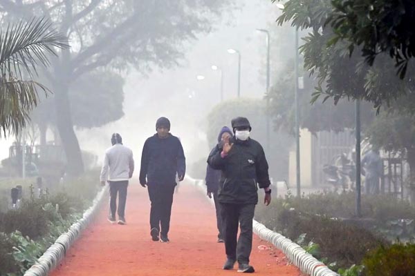 फिर बदला मौसम,पारा 3 डिग्री गिरकर 9.4 डिग्री पर पहुंचा 1 03 49