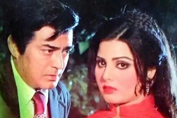 बॉलीवुड एक्ट्रेस-सिंगर सुलक्षणा पंडित का निधन 5 05 9