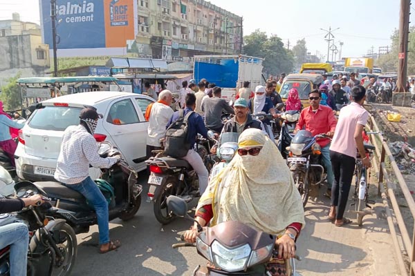 5 बार टेंडर जारी होने के बाद भी नहीं बन सका मोतीनाला पर बना पुल 2 06 8