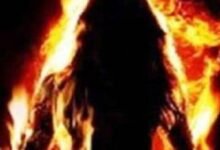 बड़ी खबर : महिला ने आग लगाकर किया सुसाइड : परिजनों ने कहा - जमीन के विवाद में न्याय न मिलने से आहत होकर उठाया आत्मघाती कदम, मामले की जांच जारी 10 FIRE020520171493739011 1722921746083 1722921746296