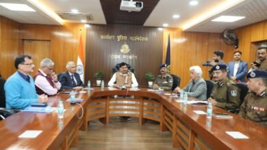 मुख्यमंत्री ने पुलिस हेडक्वार्टर में अचानक बैठक ली, कड़ी कार्रवाई के निर्देश — रायसेन SP अटैच, मिसरोद TI हटाए गए 13 IMG 20251125 WA0073