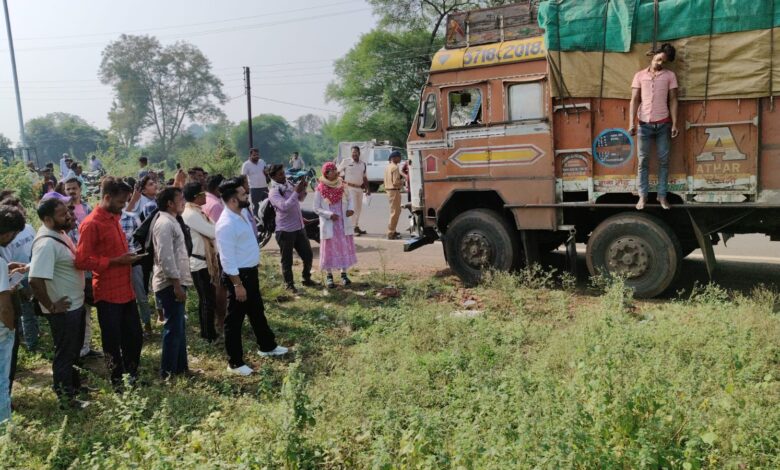 जिस ट्रक को चलाता था, उसी से झूलकर दे दी जान 1 WhatsApp Image 2025 11 03 at 12.30.47
