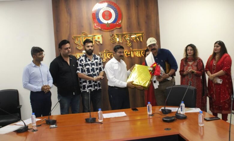 भोपाल पुलिस कमिश्नरेट में 14 अधिकारी/कर्मचारियों का विदाई समारोह आयोजित 1 WhatsApp Image 2025 11 03 at 20.26.14