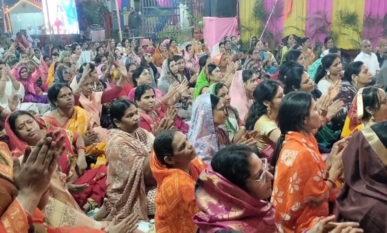 कोलार में गूंजे शिवपुराण के दिव्य स्वर, कथा सुनने उमड़े श्रद्धालु 1 WhatsApp Image 2025 11 11 at 14.37.45 1