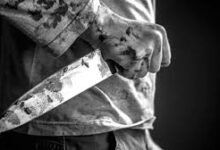 दुकान के सामने खड़े होने पर चाकू से जानलेवा हमला 10 download 2025 11 23T135718.204