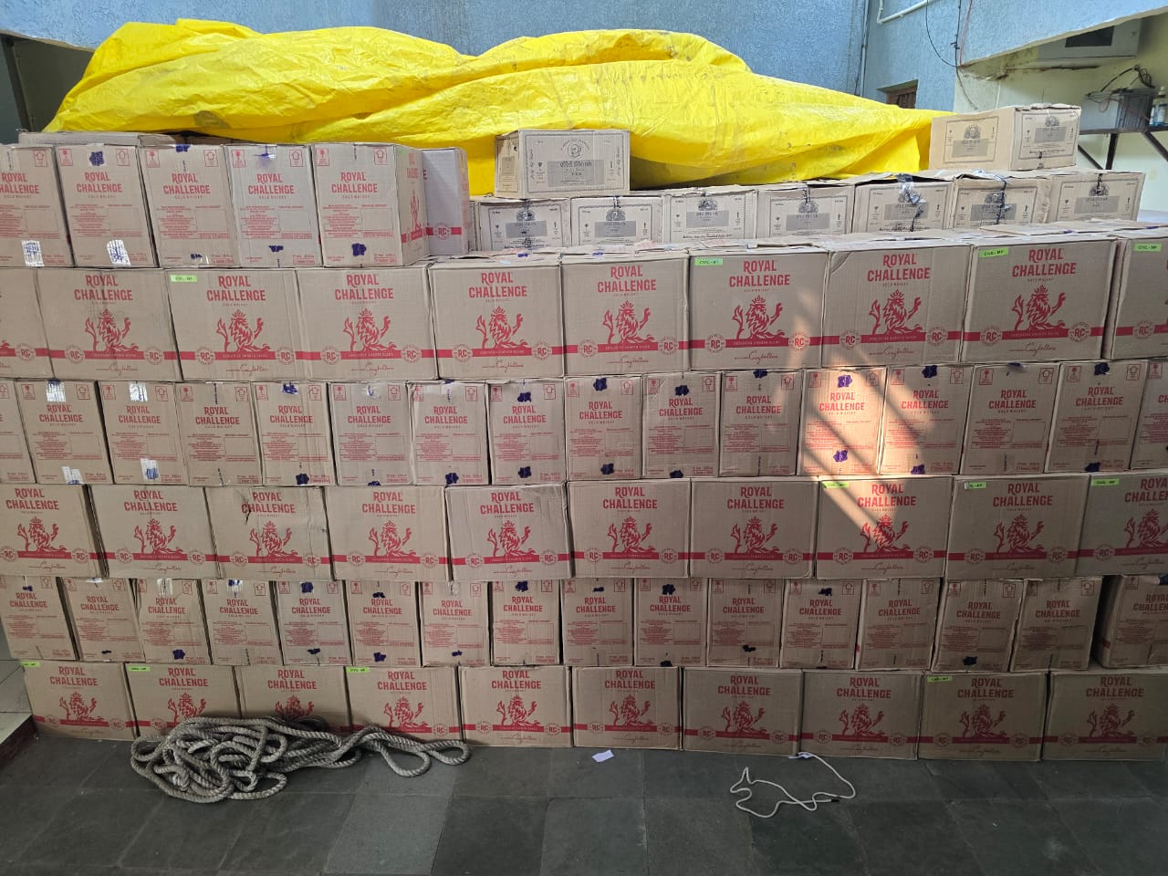 भोपाल में नए साल से पहले 1.20 करोड़ की अवैध शराब जब्त 2 f14c92c1 634b 4455 af3d 480fa820db18
