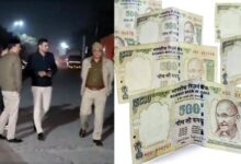 दिल्ली में मिले करोड़ों के पुराने नोट, 2 कारों में था 500-1000 के नोटों का जखीरा, 4 गिरफ्तार 15 01 15