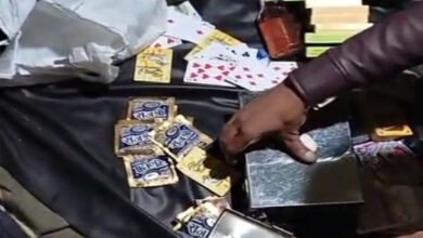 जुए के फड़ पर पुलिस की बड़ी कार्रवाई,10 जुआरी गिरफ्तार 7 04 12