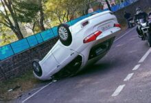 भोपाल: आबकारी आयुक्त की कार पलटी, बाल-बाल बचे; बेटी को मामूली चोट 11 IMG 20251204 WA0006