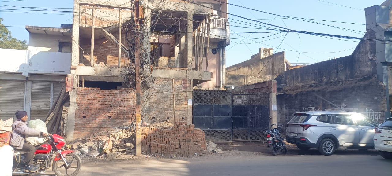 जालपा वार्ड स्थित माइनिंग कंपनी में इनकम टेक्स की रेड, घर, दफ्तर और खदान में एक साथ की जा ही जांच 3 IMG 20251217 WA05111