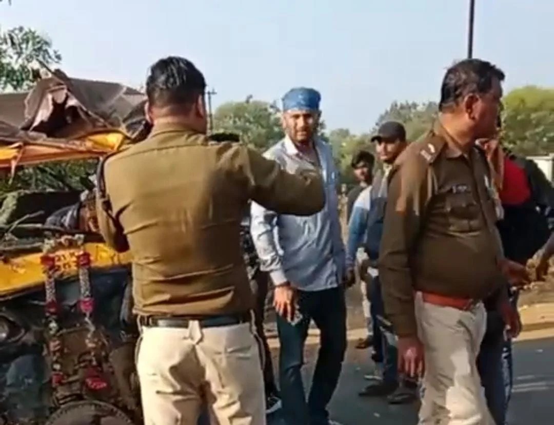 ब्रेकिंग : झरेला मोड़ पर भीषण सड़क हादसा: ऑटो–लोडर की टक्कर में युवक की मौत, तीन गंभीर घायल 2 IMG 20251219 WA0965