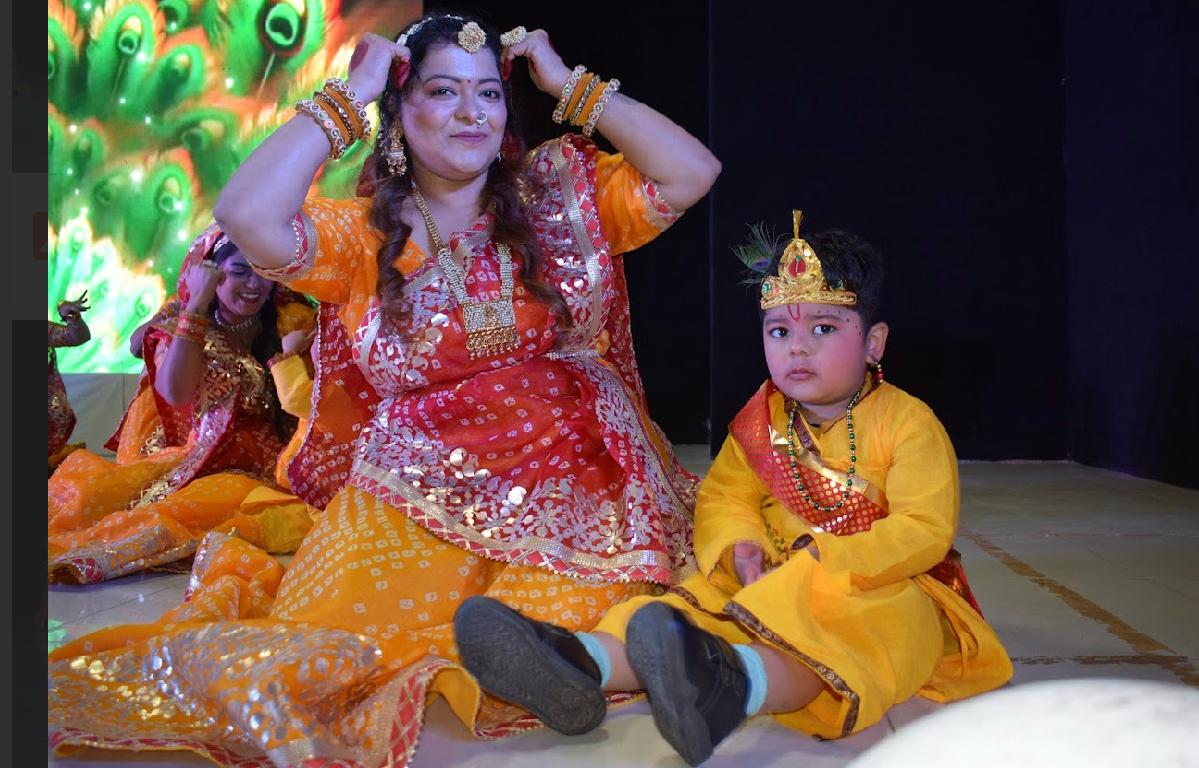 “लैंड ऑफ लिल वंडर्स” में सन शाइनर्स ने मचाई धूम, सीएसपी ने भी ताल के साथ कदमताल कर बढ़ाया बच्चों का उत्साह, एसपी रहे मौजूद 2 IMG 20251223 WA0600