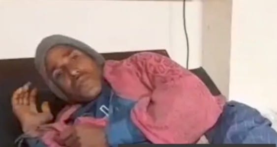 करौंदी कला में ग्रामीणों पर भालू का हमला, तीन जख्मी अस्पताल में दाखिल, गांव में दहशत 3 IMG 20251223 WA0773