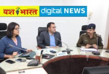 ओवरलोडेड डंपरों पर सख़्त कार्रवाई के निर्देश, शैक्षणिक परिसरों के आसपास नशे के अवैध कारोबार पर होगी सघन जांच, शराब पीकर वाहन चलाने वालों के निलंबित होंगे लाइसेंस 11 IMG 20251209 230226