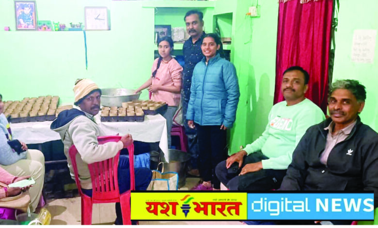 क्रिसमस : बेकरी के लजीज केक की डिमांड, 80 सालों से केक बना रहा मिशन चौक का मुस्लिम परिवार 1 Page 4 copy