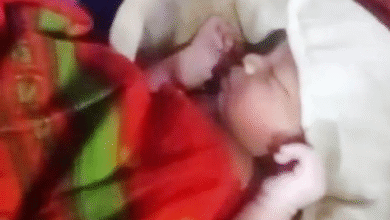 लाचार व्यवस्था : एंबुलेंस न मिलने से महिला का घर में इन विषम परिस्थितियों में हुआ प्रसव : ऐसे बची जान... 6 Screenshot 20251206 120620.WhatsApp