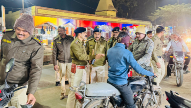 पुलिस की सीधी कार्रवाई -पार्किंग, बिना नंबर प्लेट और नो हेलमेट वालों पर गिरि गाज 8 Screenshot 20251217 185011.WhatsApp