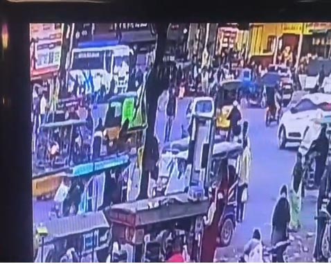 ई-रिक्शा चालक पवन हत्याकांड में आरोपी की शिनाख्त, सीसीटीवी में कैद हुई वारदात 1 Untitled 3 copy 14