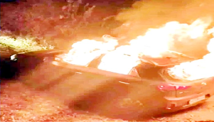 लोकायुक्त इंस्पेक्टर कार में जिंदा जले, डिवाइडर से टकराई गाड़ी, बाहर निकलने का नहीं मिला मौकालोग 1 Untitled 5 copy 4