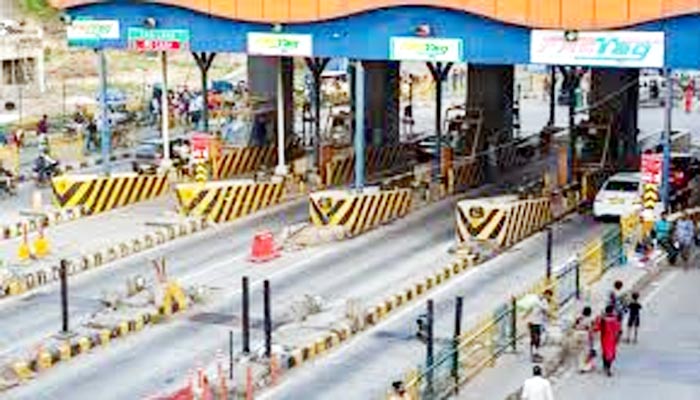 FASTag यूजर्स हो जाएं सावधान, NHAI ने इस काम को किया अनिवार्य वरना टोल पर होगी आपको परेशानी 1 Untitled 6 copy 6