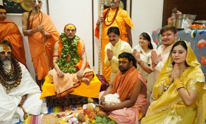 जगद्गुरु शंकराचार्य श्रीअभिमुक्तेश्वरानंद का हुआ भव्य स्वागत 1 WhatsApp Image 2025 12 02 at 13.39.20 2