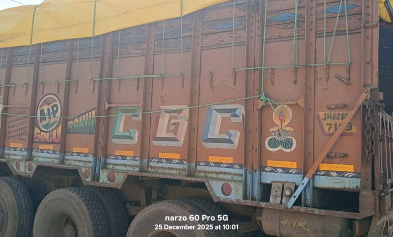 ओडिशा से आ रहे ‘नशे के ट्रक’ पर STF का शिकंजा: 2.10 करोड़ का गांजा जब्त 1 WhatsApp Image 2025 12 25 at 17.27.02