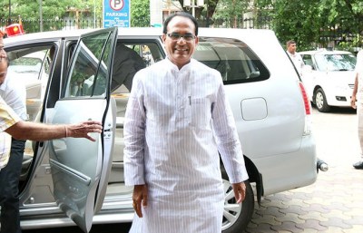 सरगर्मी : दिल्ली से भोपाल तक शिवराज सिंह के आवास की सुरक्षा बढ़ाई गई, भाजपा के अगले राष्ट्रीय अध्यक्ष को लेकर चर्चा तेज 2 shivraj car 1436432416