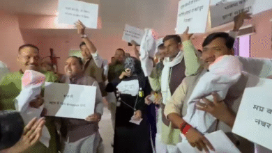 मध्य प्रदेश विधानसभा का शीतकालीन सत्र शुरू: विपक्ष ने 'बच्चों के पुतले' लाकर किया विरोध, दो अहम विधेयक होंगे पेश 8 vidhayak