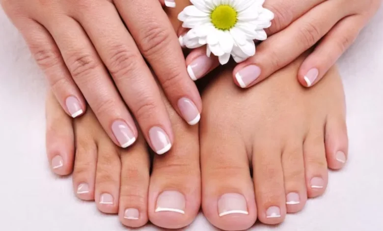 नाखून टूट जाए तो काटने की बजाय इस तरह से करें ठीक 1 ऐसे करें नेल्स की केयर