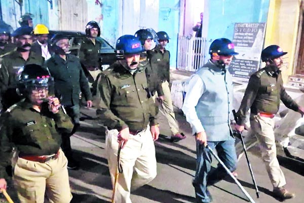 सिहोरा में बाजार हुए गुलजार,49 से बढ़कर गिरफ्तारी की संख्या हुई 60 2 014 2