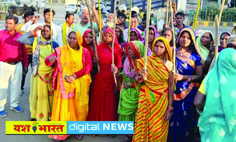 डोंगरिया में खुलेआम शराब की बिक्री, महिलाओं ने कलेक्टर से की शिकायत, कच्ची शराब बनाने व बेचने पर लगे रोक 1 03 21