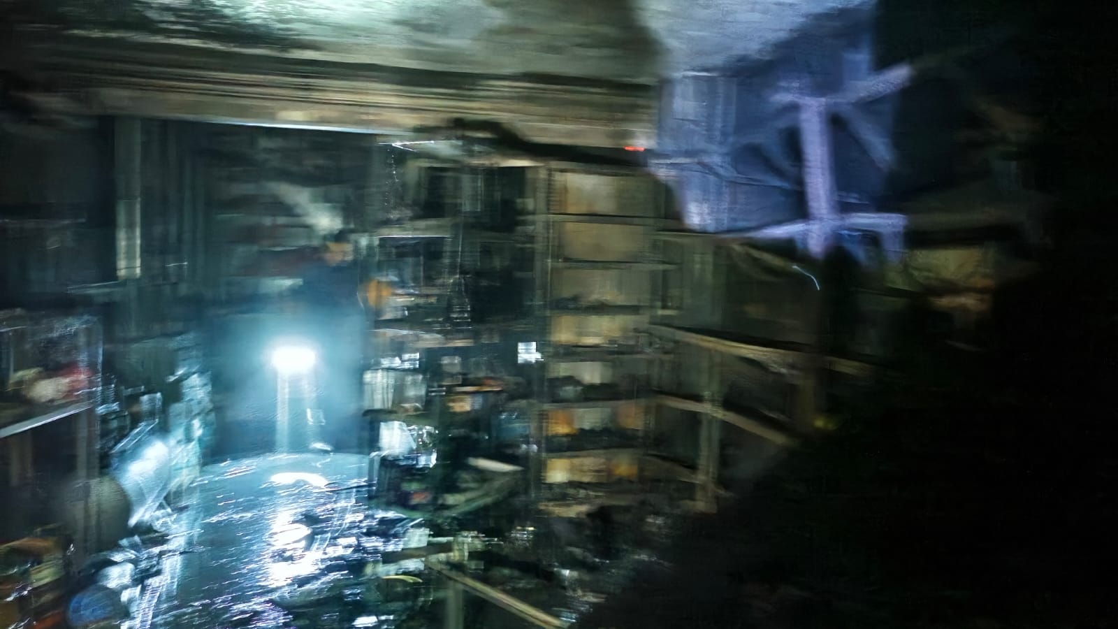 देर रात रद्दी चौकी स्थित बैटरी दुकान में भीषण आग, शॉर्ट सर्किट बनी वजह—5 से 10 लाख के नुकसान का अनुमान 2 IMG 20260206 WA0003