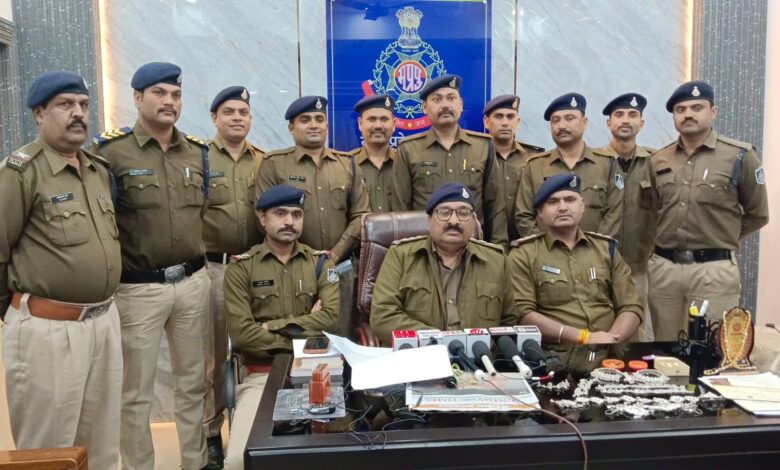 गोहलपुर पुलिस की बड़ी कामयाबी: 3 नकबजनी और 2 वाहन चोरी का खुलासा, लाखों के जेवर और वाहन बरामद 1 IMG 20260208 WA0020