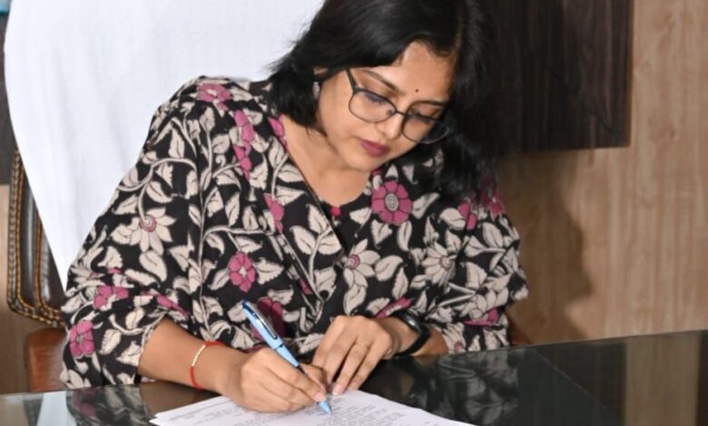 निगमायुक्त कल मंगलवार को जोन कार्यालय बस स्टैंड में करेंगी जनसुनवाई 1 IMG 20260216 WA0075