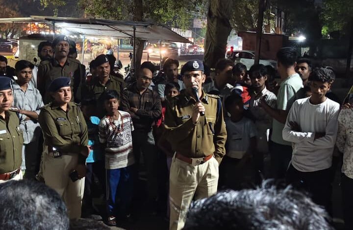 पुलिस कमिश्नर ने बापू नगर में ली सुरक्षा की सुध, यातायात नियमों की दिलाई शपथ। 1 IMG 20260225 WA0007