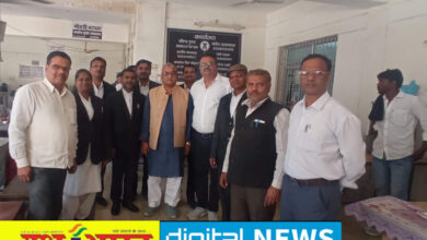 आक्रोशित अधिवक्ताओं ने काम बंद कर मुख्यमंत्री के नाम सौंपा ज्ञापन, एडवोकेट प्रोटेक्शन एक्ट लागू करने की मांग 11 IMG 20260216 212055