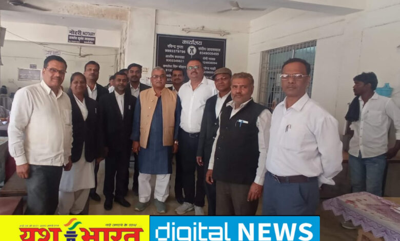 आक्रोशित अधिवक्ताओं ने काम बंद कर मुख्यमंत्री के नाम सौंपा ज्ञापन, एडवोकेट प्रोटेक्शन एक्ट लागू करने की मांग 1 IMG 20260216 212055