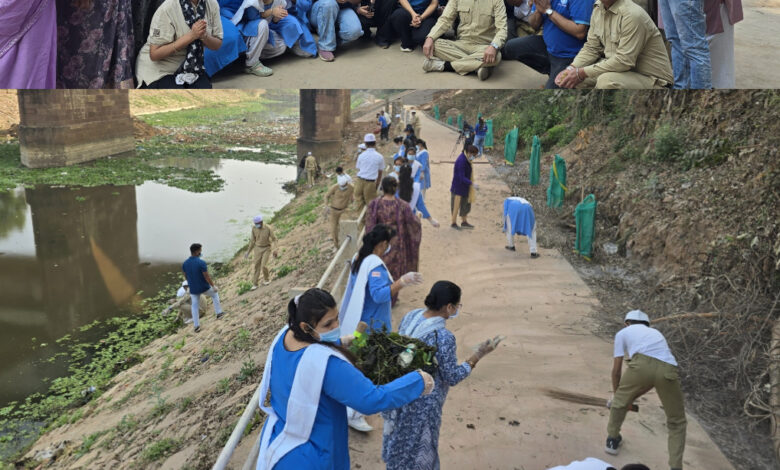 जल संरक्षण की दिशा में निरंकारी मिशन का सशक्त कदम प्रोजेक्ट अमृत, मसुरहा घाट में चलाया सफाई अभियान 1 IMG 20260222 152339