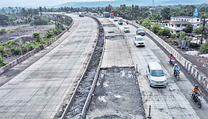 मुंबई–गोवा राष्ट्रीय महामार्ग 15 साल बाद भी अधूरा,लोकसभा में वर्षा गायकवाड का सरकार से तीखा सवाल 1 Untitled 5 copy 9