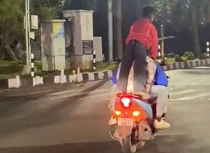 वीआईपी रोड पर नाबालिग ने स्कूटी पर खड़े होकर किया जानलेवा स्टंट 9 WhatsApp Image 2026 02 10 at 12.34.23