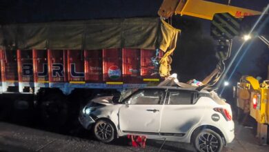 शादी की खुशियां मातम में बदलीं ट्रक में पीछे से घुसी कार, दो की मौत, तीन गंभीर घायल 6 WhatsApp Image 2026 02 13 at 11.44.22 AM