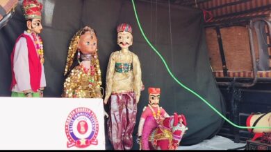 कठपुतली के माध्यम से दी सामाजिक बुराइयों से लड़ने की सीख; पुलिस और आरंभ की अनूठी पहल 8 WhatsApp Image 2026 02 14 at 23.12.07 1