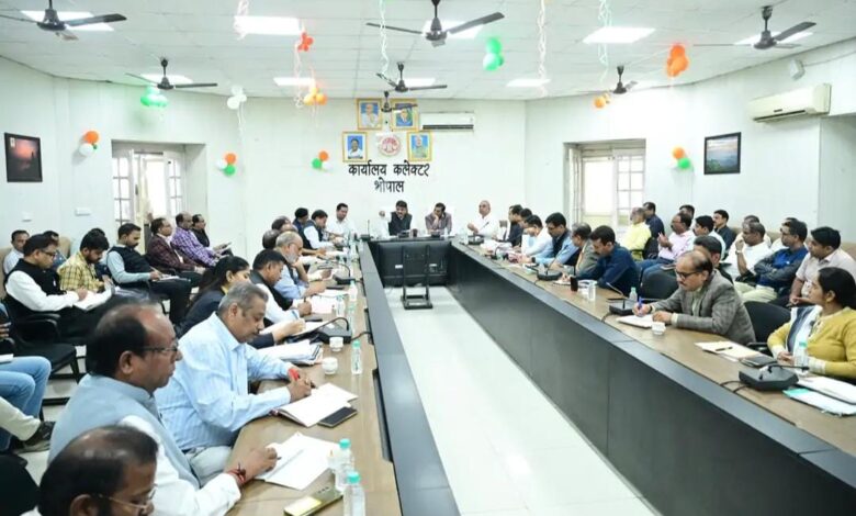 बड़े तालाब पर एक हफ्ते में हटेंगे बड़े अतिक्रमण, हर सप्ताह होगी समीक्षा 1 WhatsApp Image 2026 02 23 at 17.12.38