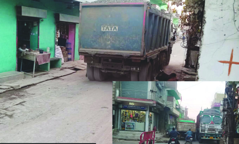 विजयराघवगढ़ में यातायात व्यवस्था बदतर, अंदरूनी मार्गों से गुजर रहे भारी वाहन, हर पल सता रहा हादसे का खतरा, लोगों ने जताया आक्रोश 1 vigadh