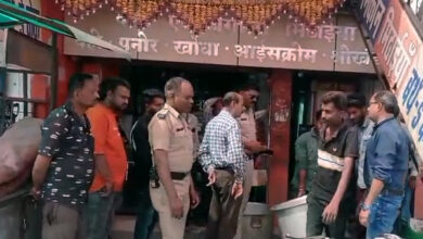 होली पर मिलावटखोरों पर सख्ती: श्री स्वीट्स बेकरी में 70 किलो मिठाई नष्ट 8 01 2