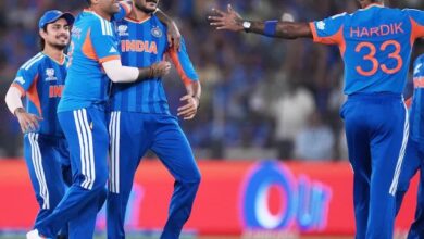 टी-ट्वेन्टी वर्ल्ड कप 2026 : न्यूजीलैंड की खराब शुरुआत, पावर प्ले में लगे तीन झटके, अक्षर और बुमराह ने दिलाई सफलता, भारत जीत से 5 कदम दूर 12 IMG 20260308 WA0018