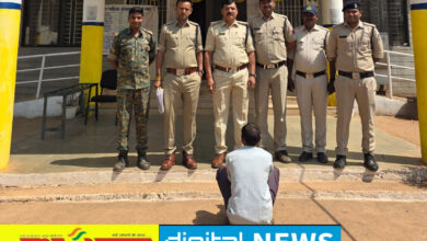 पुरैना मे हुए अंधे हत्याकाण्ड का खुलासा, आरोपी गिरफ्तार, घटना में प्रयुक्त कुल्हाड़ी एवं खून से सने कपड़े जप्त 16 IMG 20260309 192708