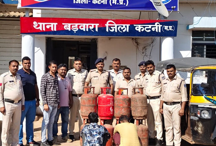 बड़वारा पुलिस नें किया गैस सिलेण्डर चोर गिरोह का पर्दाफाश, ऑटो एवं 8 गैस सिलेंडर बरामद 1 IMG 20260326 190629